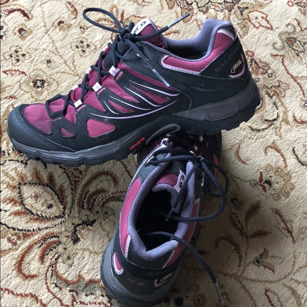 Salomon hiking shoes waterproof